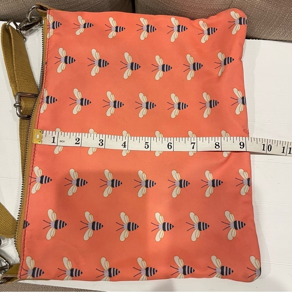 Fossil Crossbody Bumblebee Key Per Zip Bag Pink Coral Bees Women's Inner Pockets - Picture 11 of 13
